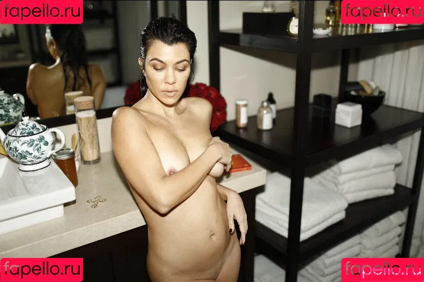 Kourtney Kardashian / kourtney_kardashian / kourtneykardash Onlyfans Photo Gallery 