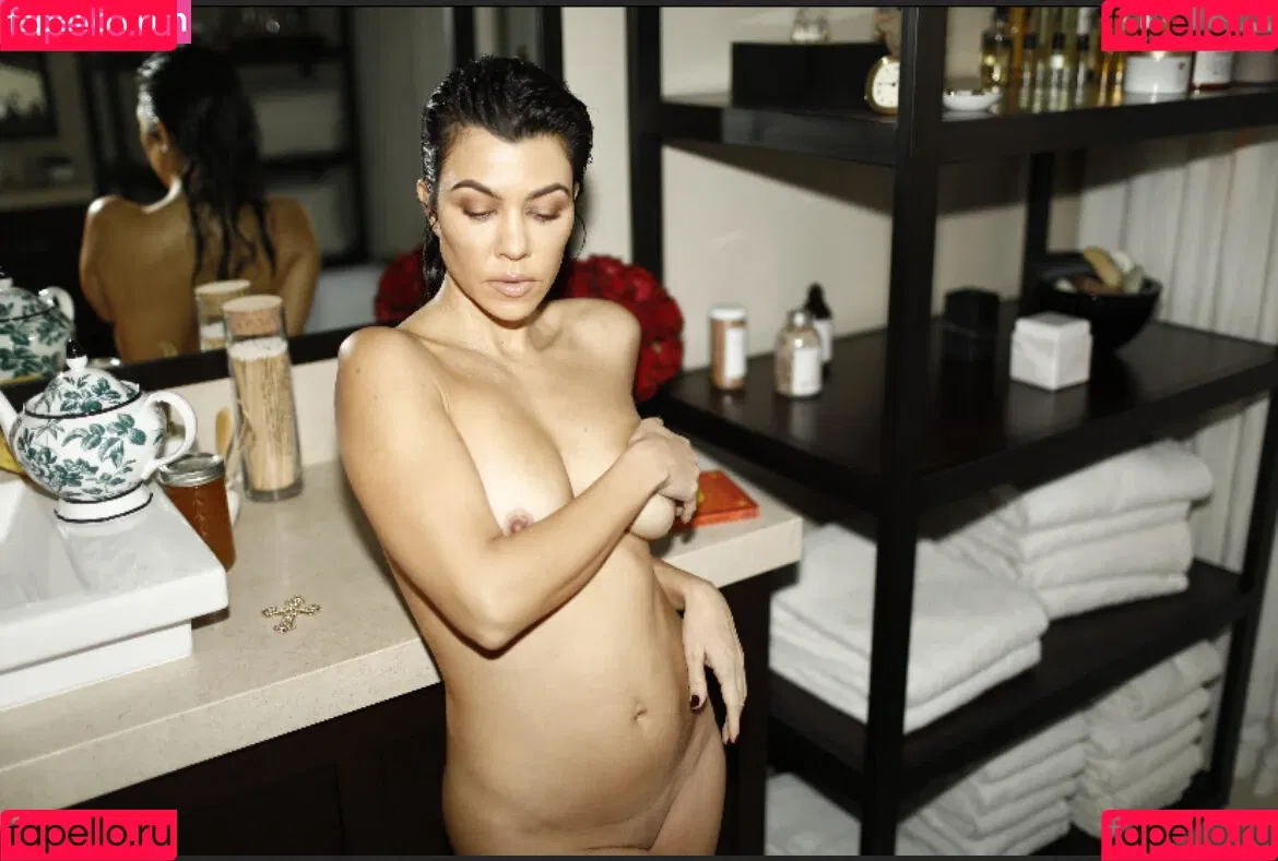 Kourtney Kardashian / kourtney_kardashian / kourtneykardash Onlyfans Photo Gallery 
