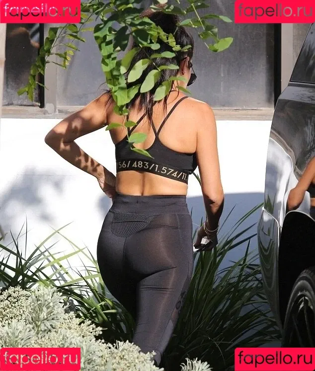 Kourtney Kardashian / kourtney_kardashian / kourtneykardash Onlyfans Photo Gallery 