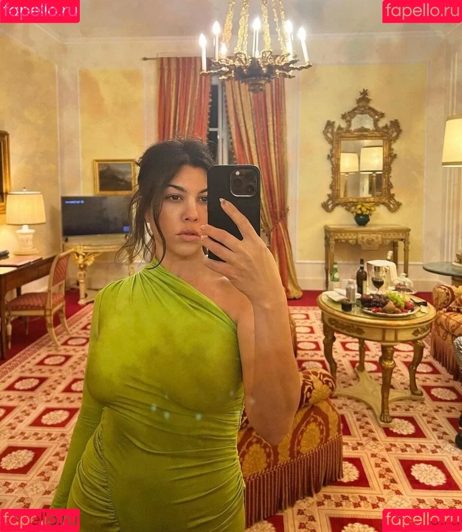 Kourtney Kardashian / kourtney_kardashian / kourtneykardash Onlyfans Photo Gallery 