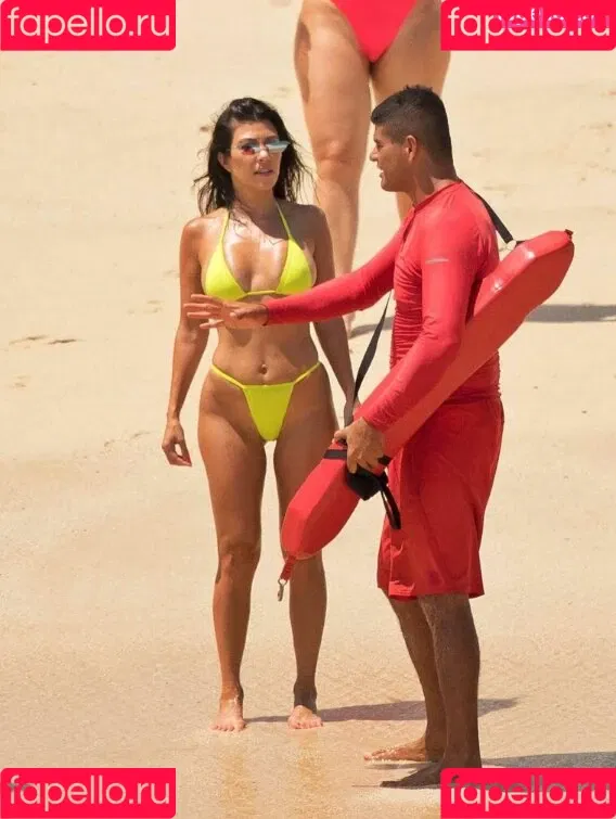 Kourtney Kardashian / kourtney_kardashian / kourtneykardash Onlyfans Photo Gallery 