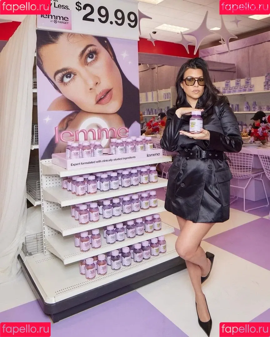 Kourtney Kardashian / kourtney_kardashian / kourtneykardash Onlyfans Photo Gallery 