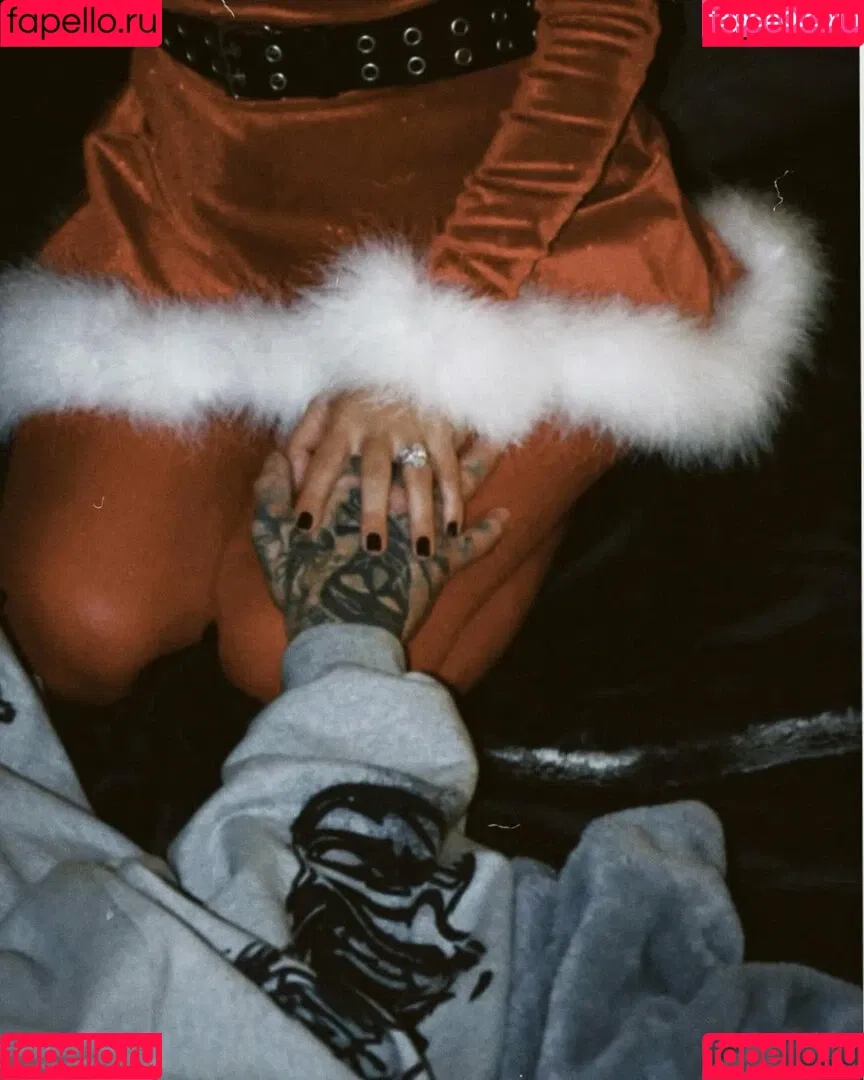Kourtney Kardashian / kourtney_kardashian / kourtneykardash Onlyfans Photo Gallery 