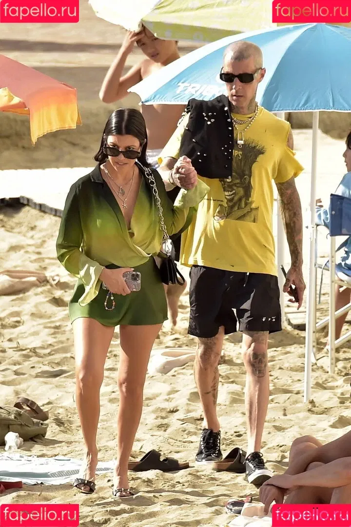 Kourtney Kardashian / kourtney_kardashian / kourtneykardash Onlyfans Photo Gallery 