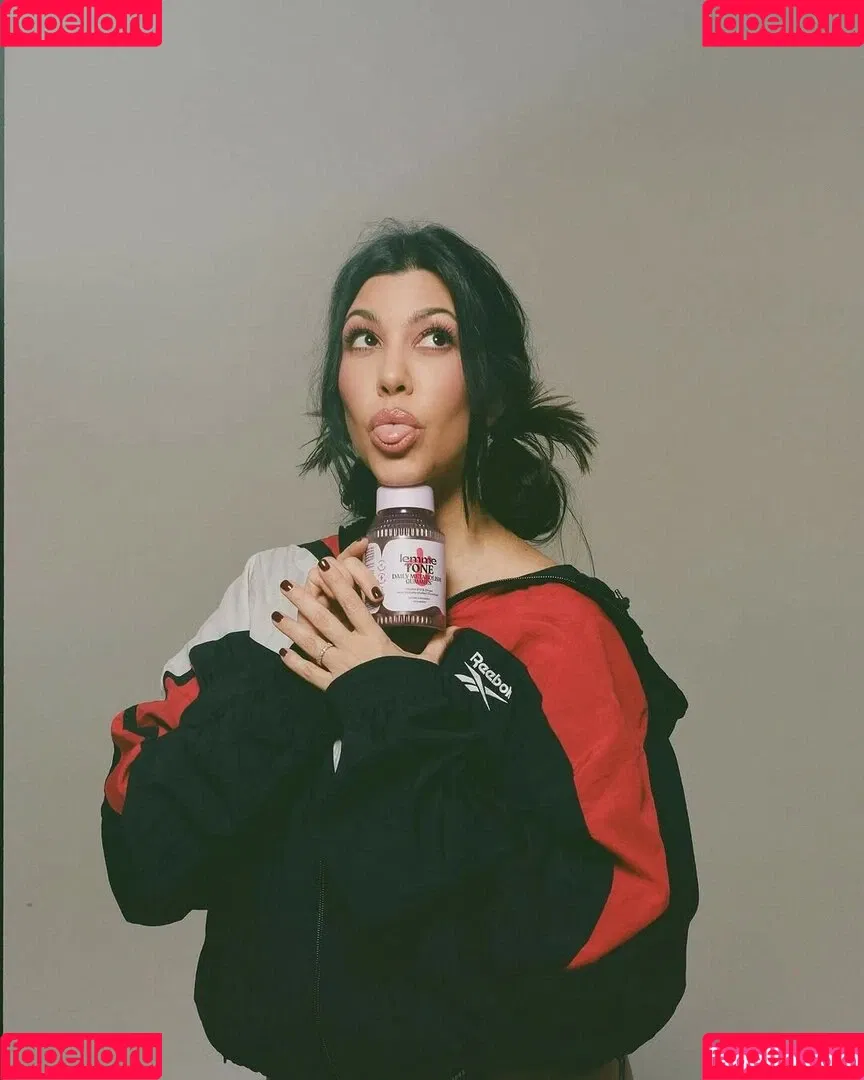 Kourtney Kardashian / kourtney_kardashian / kourtneykardash Onlyfans Photo Gallery 