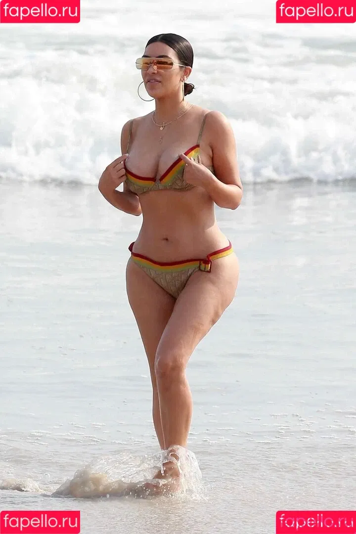 Kourtney Kardashian / kourtney_kardashian / kourtneykardash Onlyfans Photo Gallery 