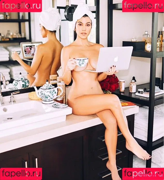 Kourtney Kardashian / kourtney_kardashian / kourtneykardash Onlyfans Photo Gallery 