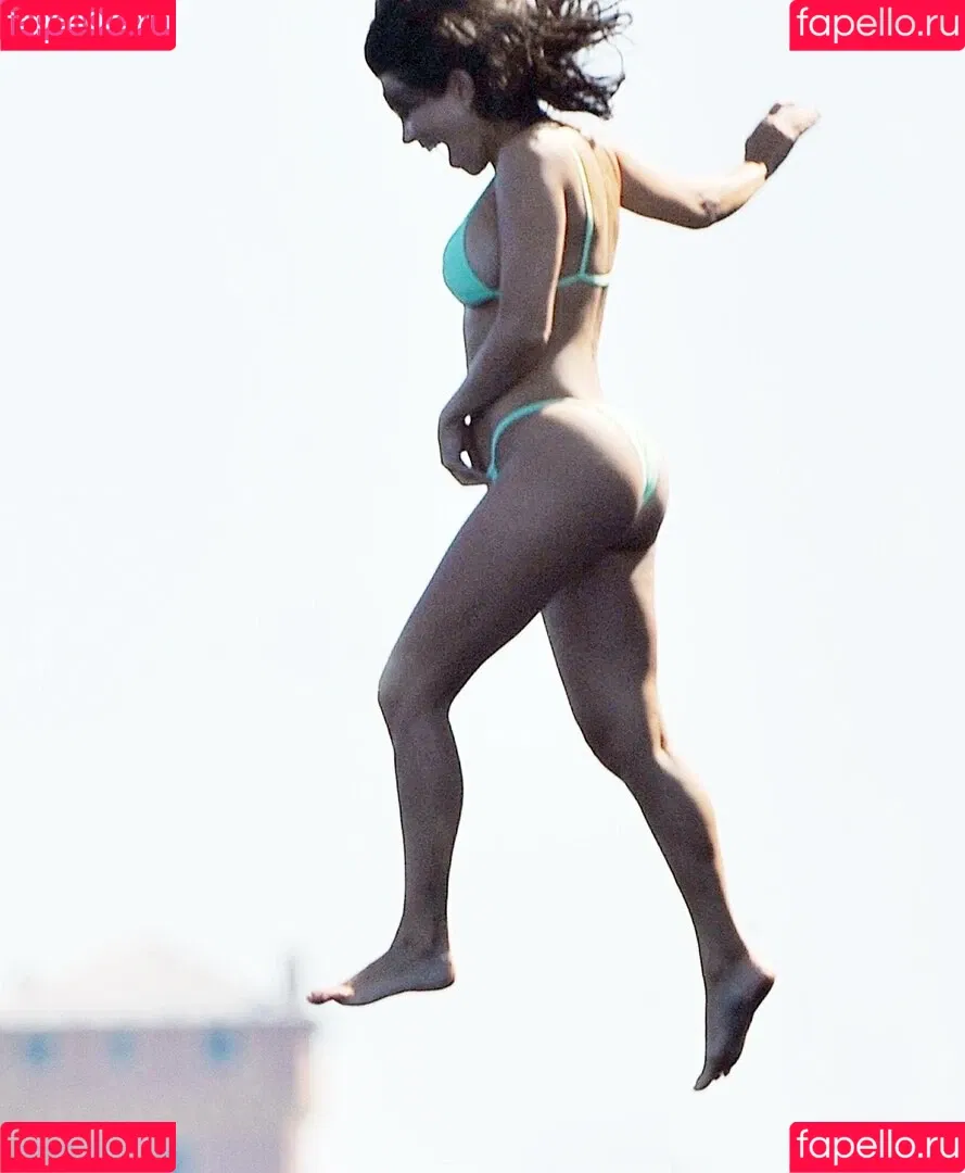Kourtney Kardashian / kourtney_kardashian / kourtneykardash Onlyfans Photo Gallery 