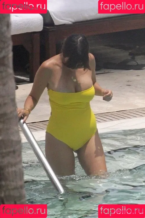 Kourtney Kardashian / kourtney_kardashian / kourtneykardash Onlyfans Photo Gallery 