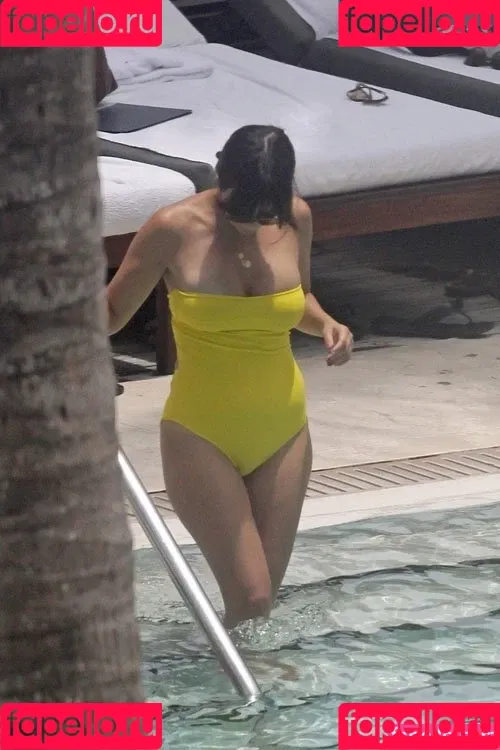 Kourtney Kardashian / kourtney_kardashian / kourtneykardash Onlyfans Photo Gallery 