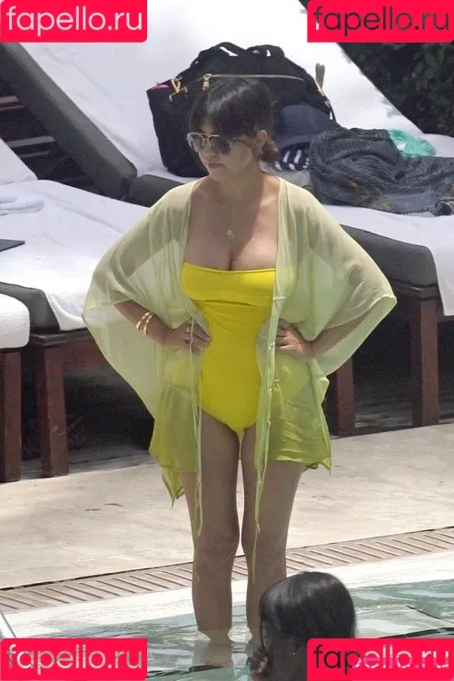 Kourtney Kardashian / kourtney_kardashian / kourtneykardash Onlyfans Photo Gallery 