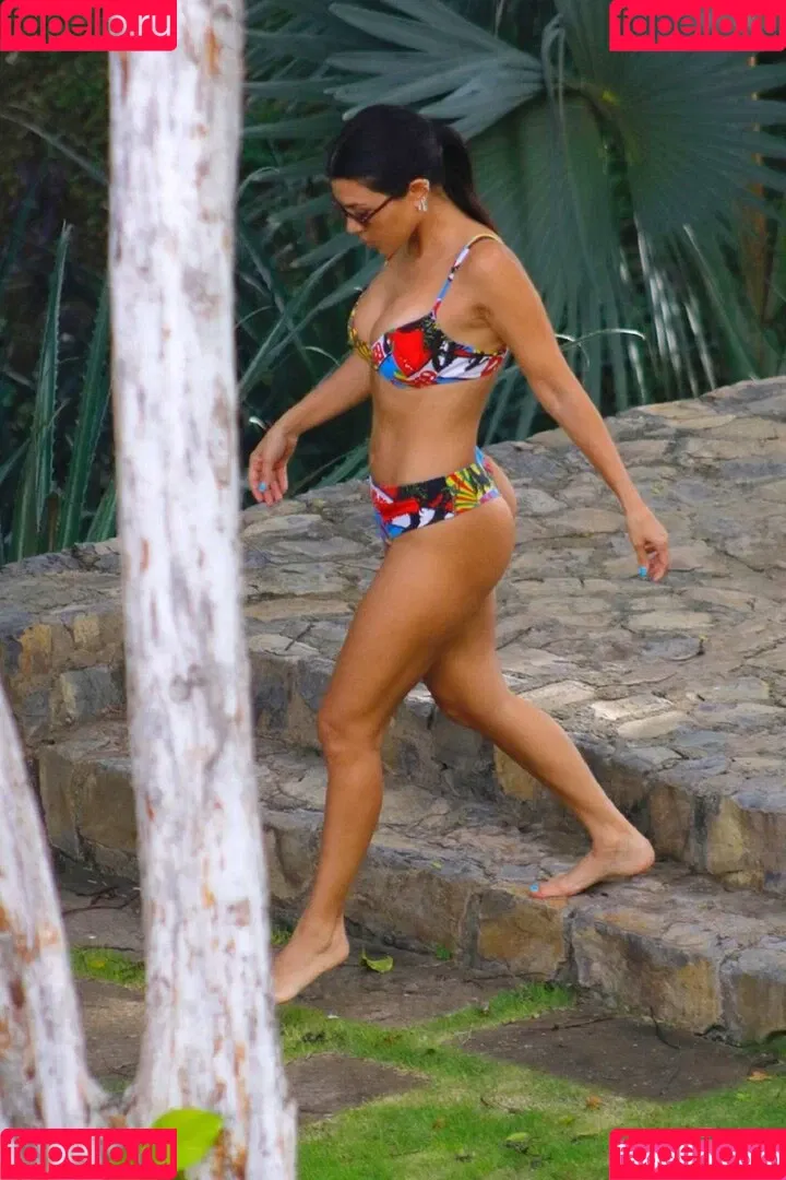 Kourtney Kardashian / kourtney_kardashian / kourtneykardash Onlyfans Photo Gallery 