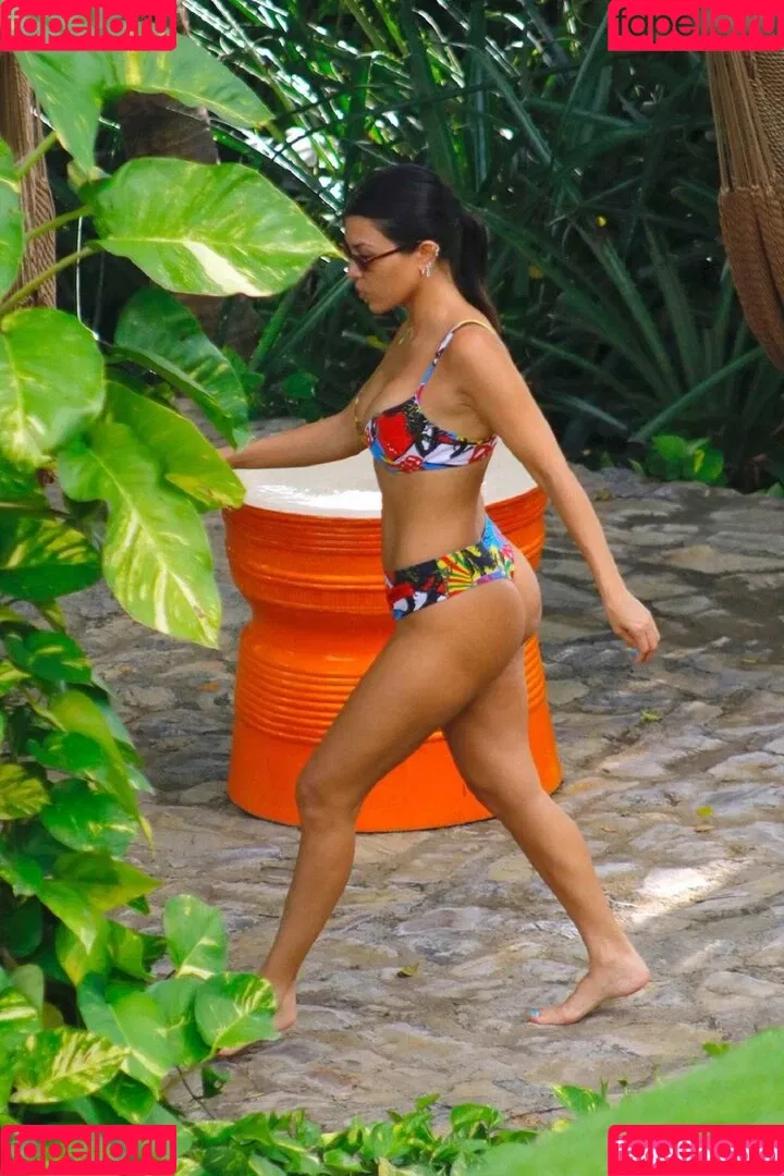 Kourtney Kardashian / kourtney_kardashian / kourtneykardash Onlyfans Photo Gallery 