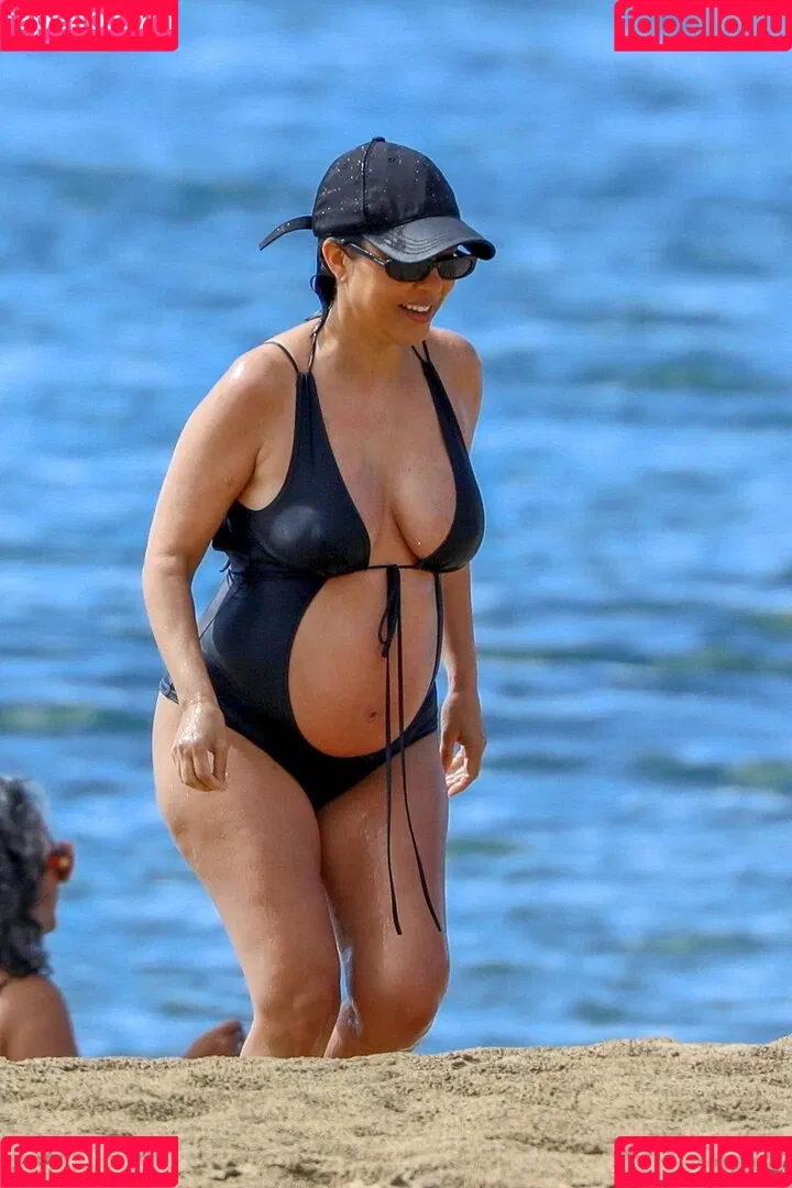 Kourtney Kardashian / kourtney_kardashian / kourtneykardash Onlyfans Photo Gallery 