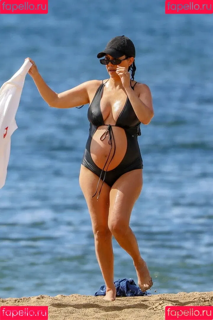 Kourtney Kardashian / kourtney_kardashian / kourtneykardash Onlyfans Photo Gallery 