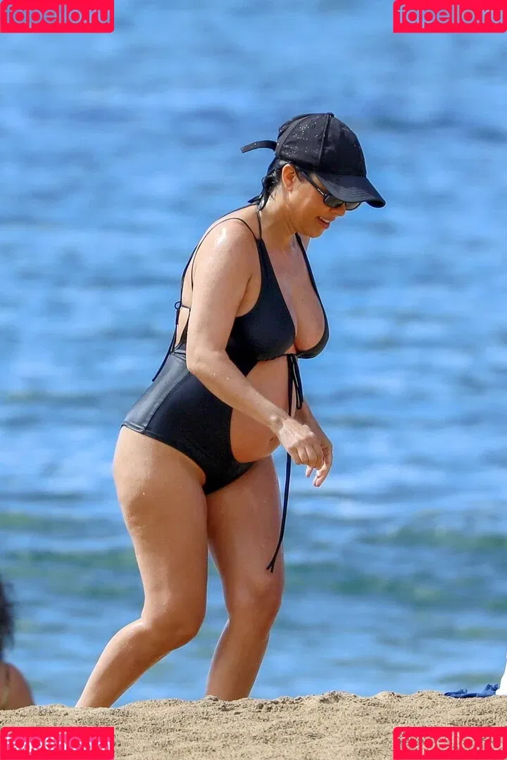 Kourtney Kardashian / kourtney_kardashian / kourtneykardash Onlyfans Photo Gallery 