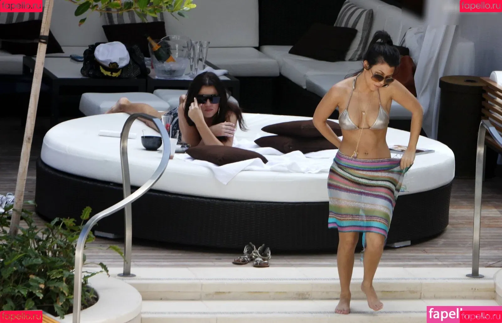 Kourtney Kardashian / kourtney_kardashian / kourtneykardash Onlyfans Photo Gallery 