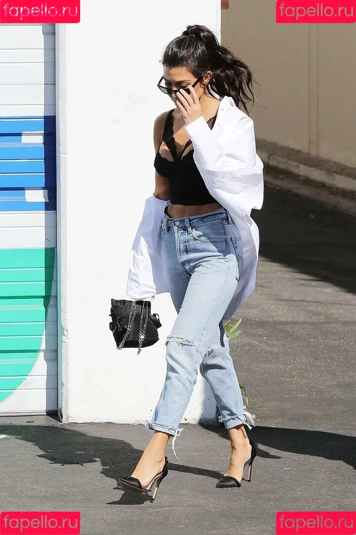 Kourtney Kardashian / kourtney_kardashian / kourtneykardash Onlyfans Photo Gallery 