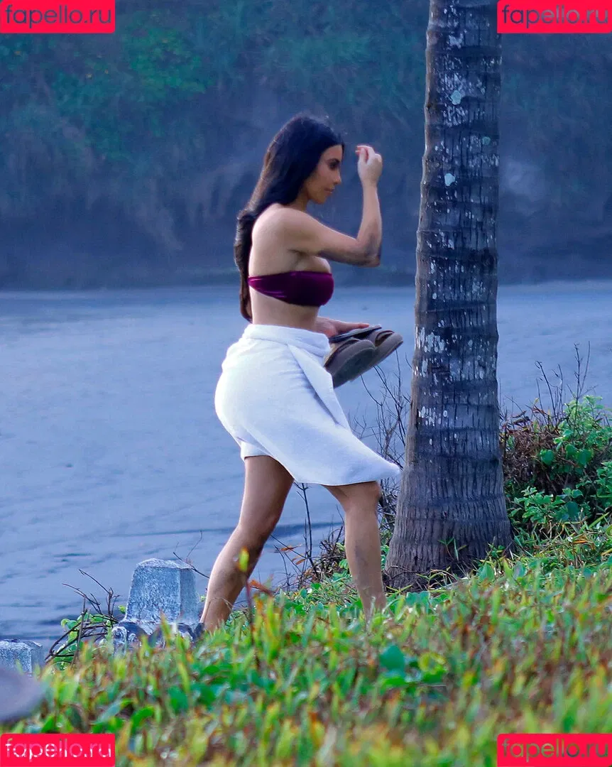 Kourtney Kardashian / kourtney_kardashian / kourtneykardash Onlyfans Photo Gallery 