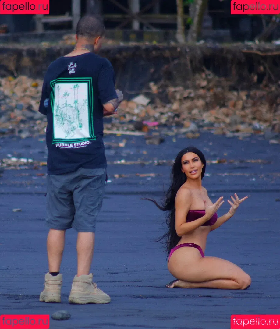 Kourtney Kardashian / kourtney_kardashian / kourtneykardash Onlyfans Photo Gallery 