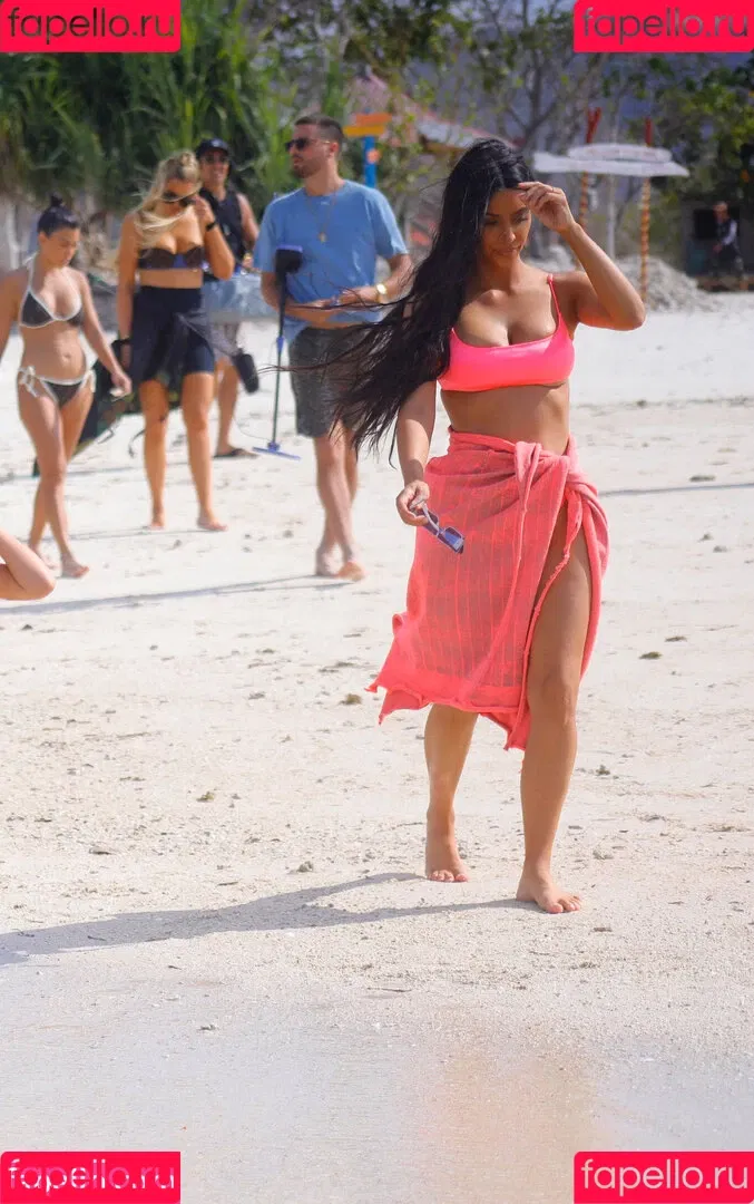 Kourtney Kardashian / kourtney_kardashian / kourtneykardash Onlyfans Photo Gallery 