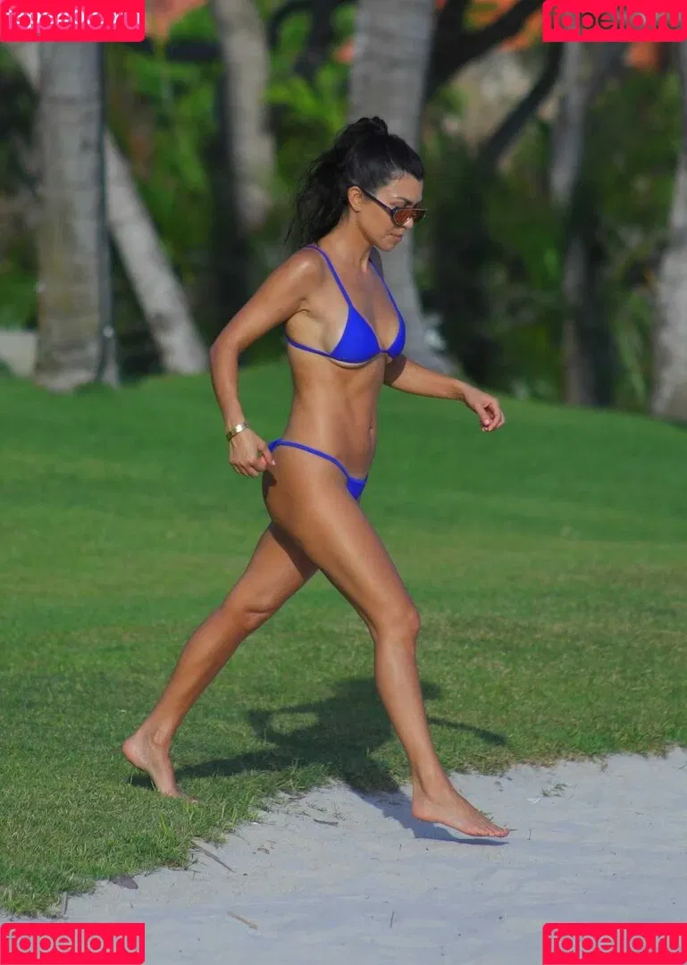 Kourtney Kardashian / kourtney_kardashian / kourtneykardash Onlyfans Photo Gallery 