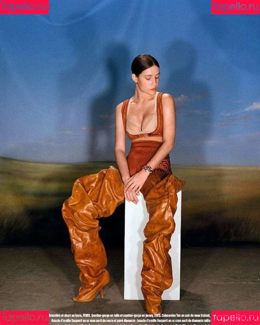 Adèle Exarchopoulos / adeleexarchopoulos / adeleexaroff Onlyfans Photo Gallery 