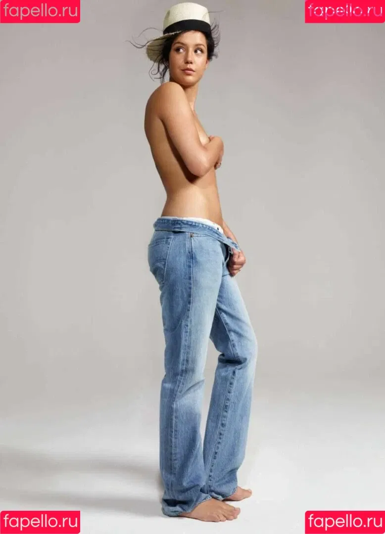 Adèle Exarchopoulos / adeleexarchopoulos / adeleexaroff Onlyfans Photo Gallery 