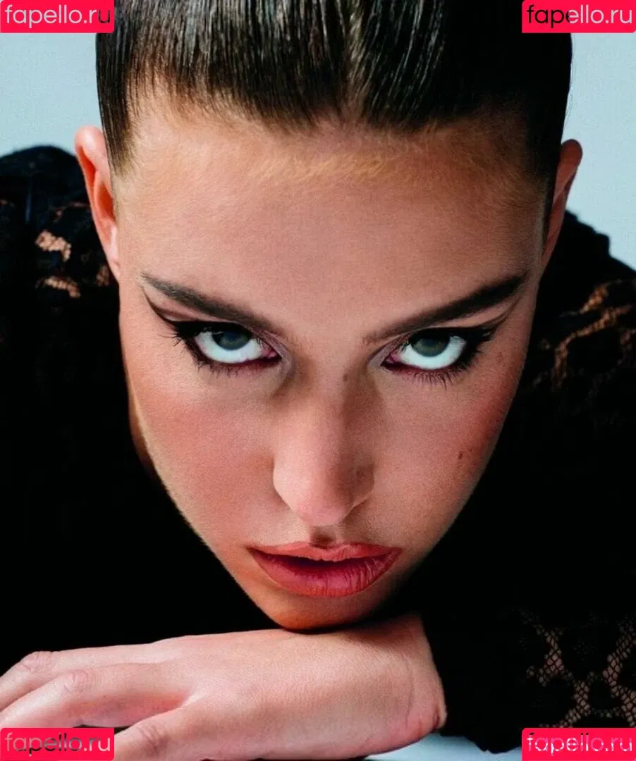 Adèle Exarchopoulos / adeleexarchopoulos / adeleexaroff Onlyfans Photo Gallery 