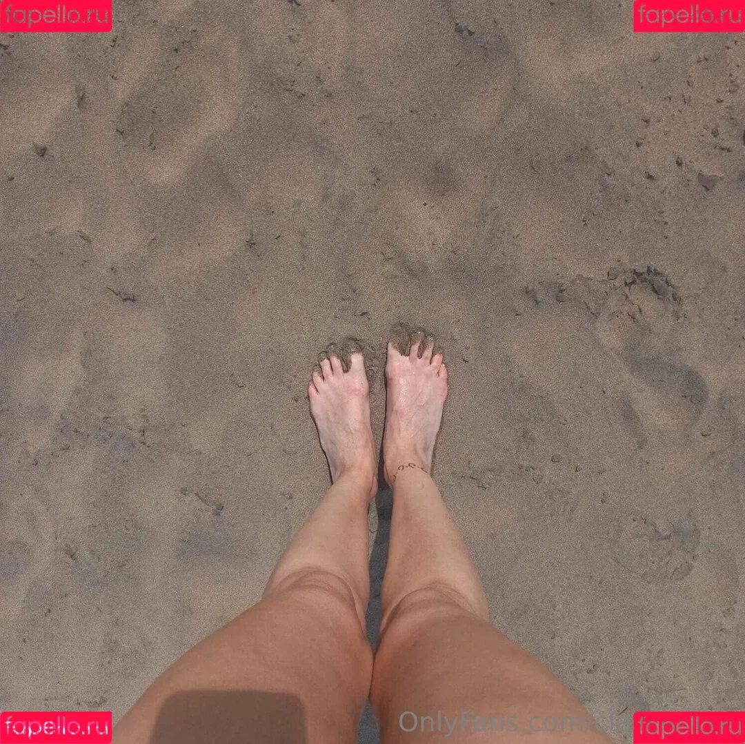 clarita.feet / visitsantaclarita Onlyfans Photo Gallery 