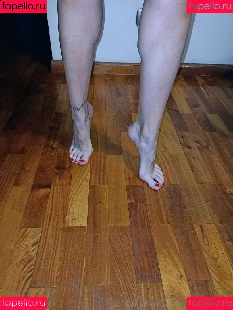 clarita.feet / visitsantaclarita Onlyfans Photo Gallery 