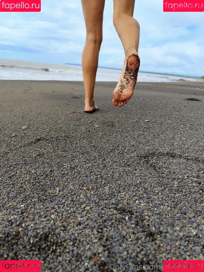 clarita.feet / visitsantaclarita Onlyfans Photo Gallery 