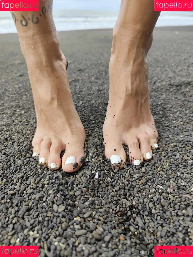 clarita.feet / visitsantaclarita Onlyfans Photo Gallery 