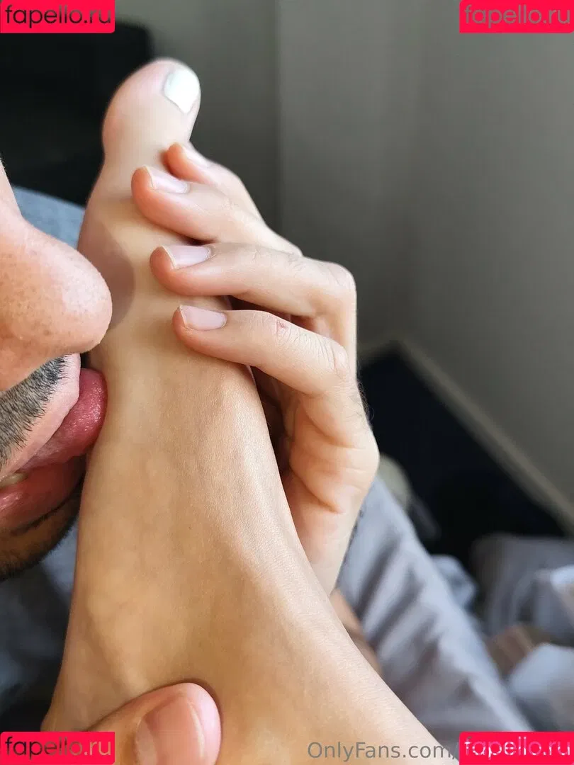 clarita.feet / visitsantaclarita Onlyfans Photo Gallery 