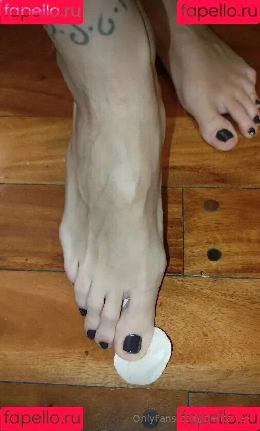 clarita.feet / visitsantaclarita Onlyfans Photo Gallery 