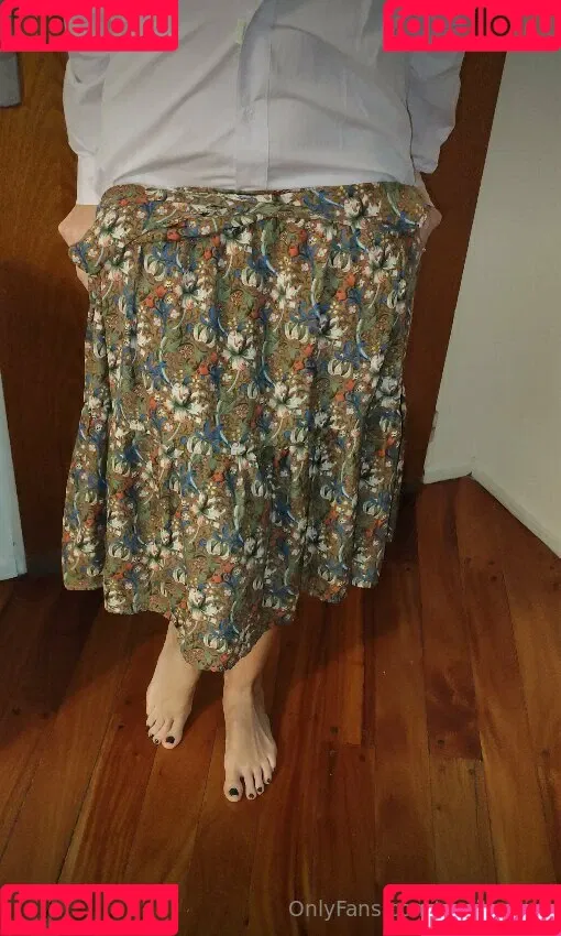 clarita.feet / visitsantaclarita Onlyfans Photo Gallery 