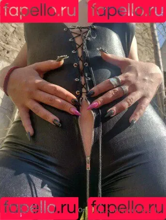 queen_charly / thequeencharly Onlyfans Photo Gallery 