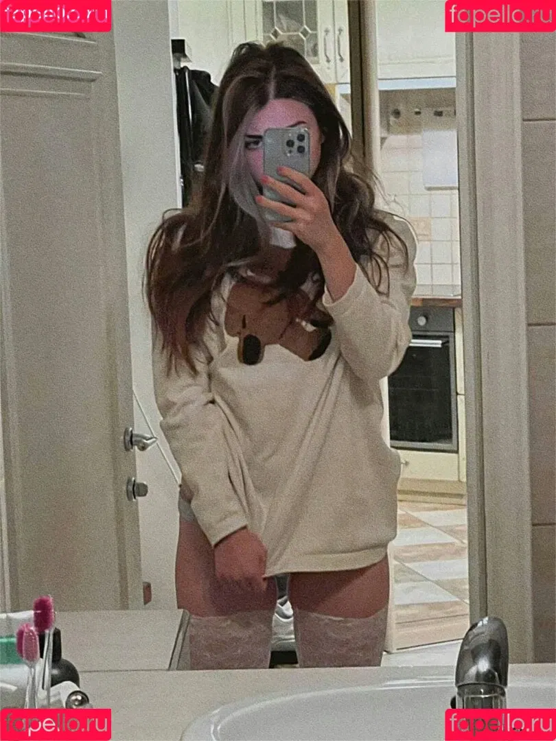 Ahrinyan / Arina Berdnikova / nyasharisha Onlyfans Photo Gallery 