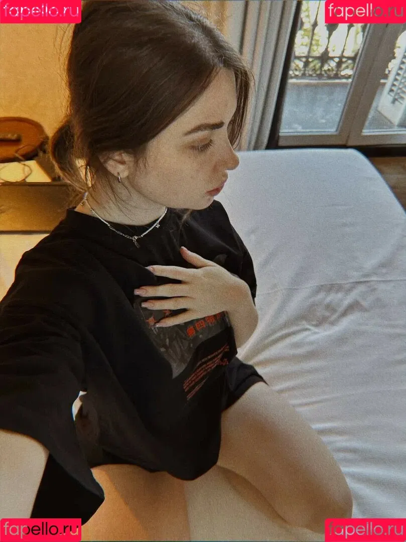Ahrinyan / Arina Berdnikova / nyasharisha Onlyfans Photo Gallery 