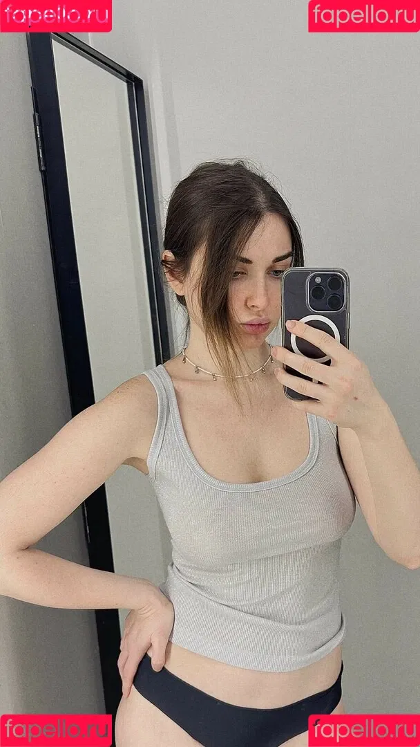 Ahrinyan / Arina Berdnikova / nyasharisha Onlyfans Photo Gallery 