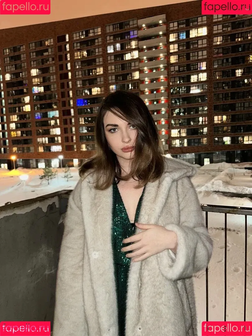 Ahrinyan / Arina Berdnikova / nyasharisha Onlyfans Photo Gallery 