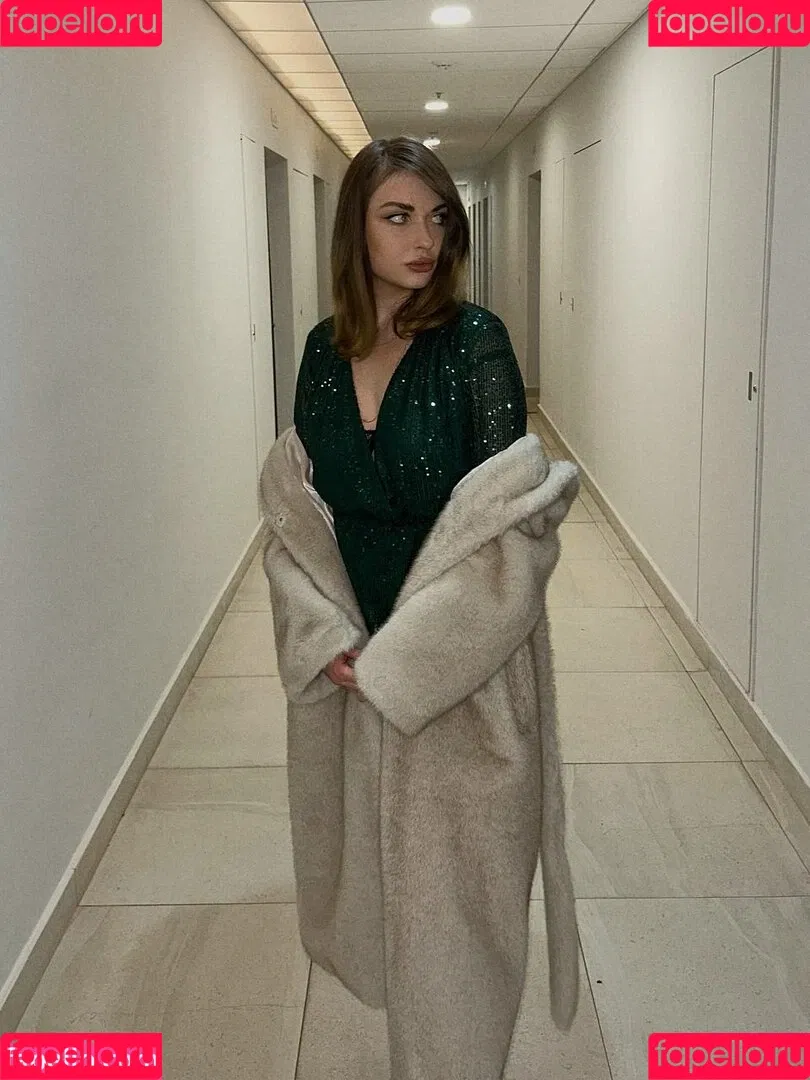 Ahrinyan / Arina Berdnikova / nyasharisha Onlyfans Photo Gallery 