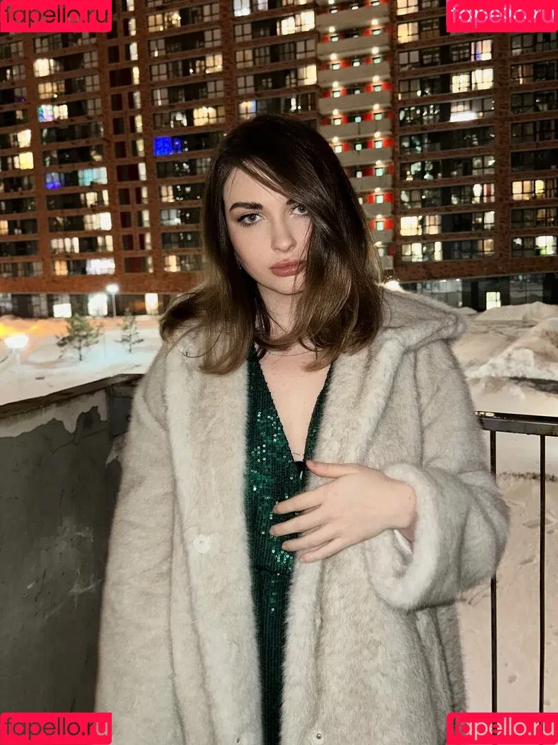 Ahrinyan / Arina Berdnikova / nyasharisha Onlyfans Photo Gallery 