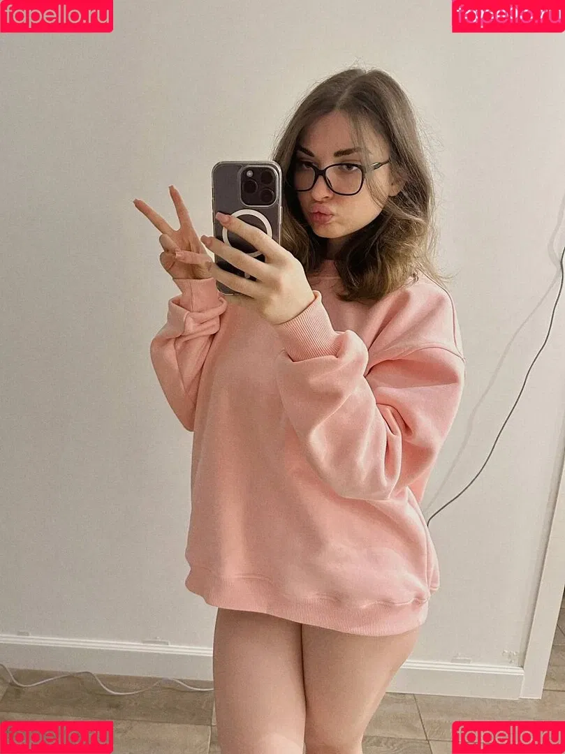 Ahrinyan / Arina Berdnikova / nyasharisha Onlyfans Photo Gallery 