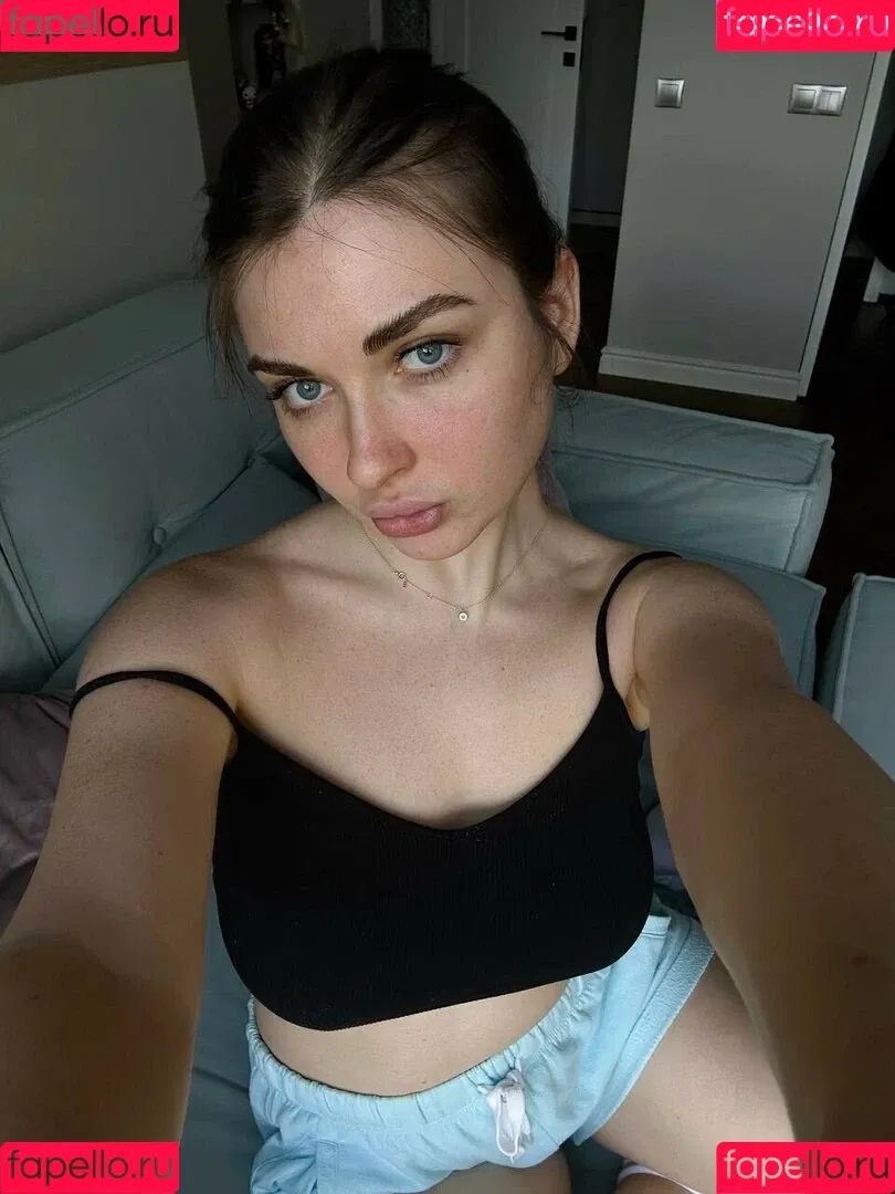 Ahrinyan / Arina Berdnikova / nyasharisha Onlyfans Photo Gallery 