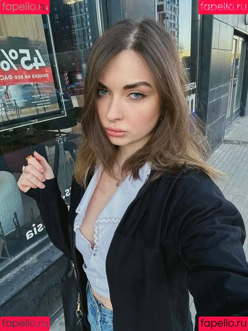 Ahrinyan / Arina Berdnikova / nyasharisha Onlyfans Photo Gallery 
