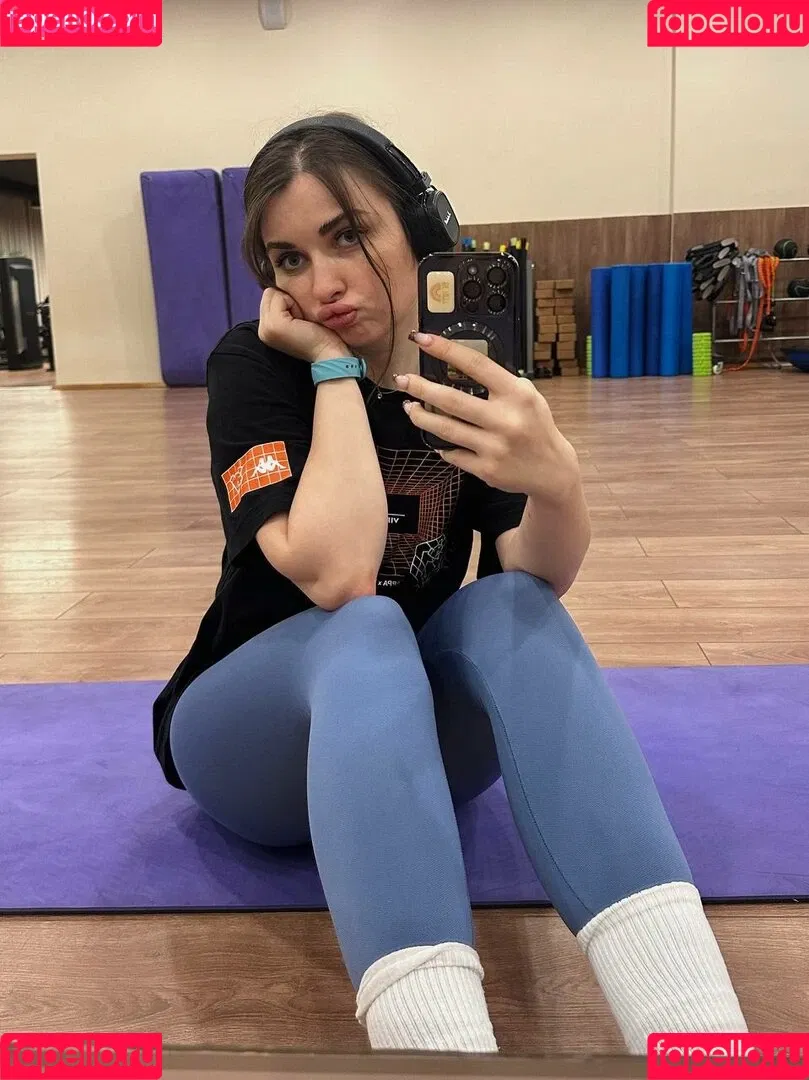 Ahrinyan / Arina Berdnikova / nyasharisha Onlyfans Photo Gallery 