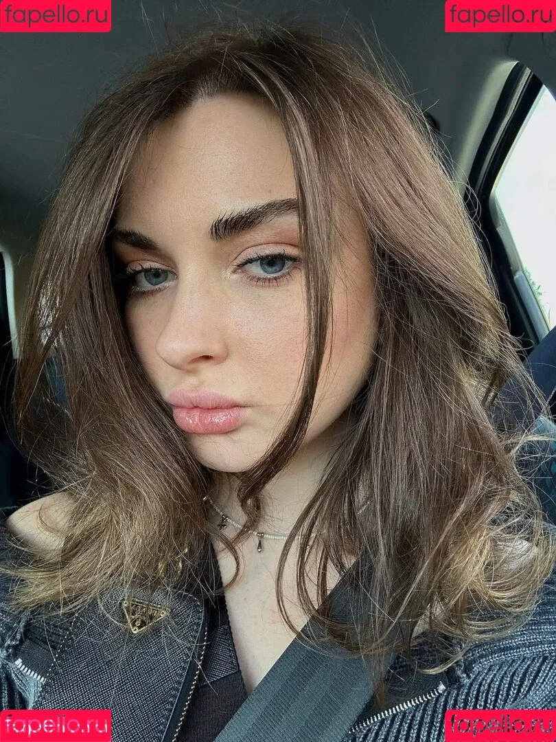 Ahrinyan / Arina Berdnikova / nyasharisha Onlyfans Photo Gallery 