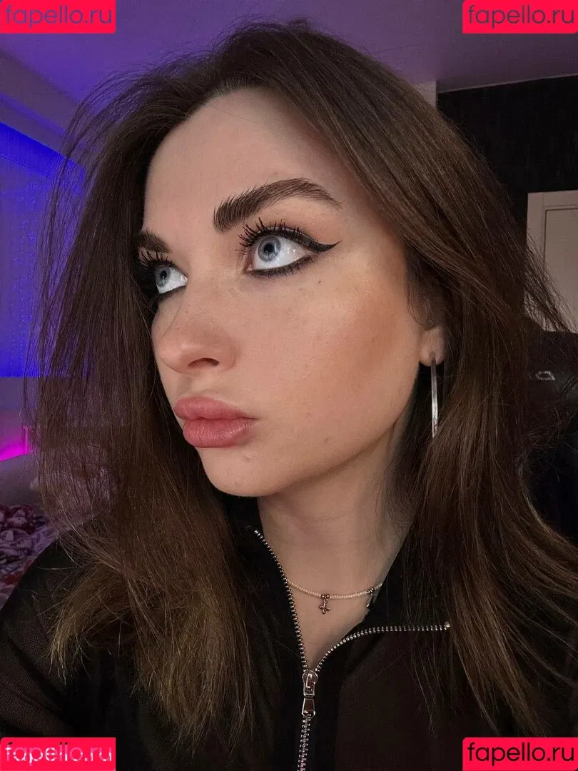 Ahrinyan / Arina Berdnikova / nyasharisha Onlyfans Photo Gallery 