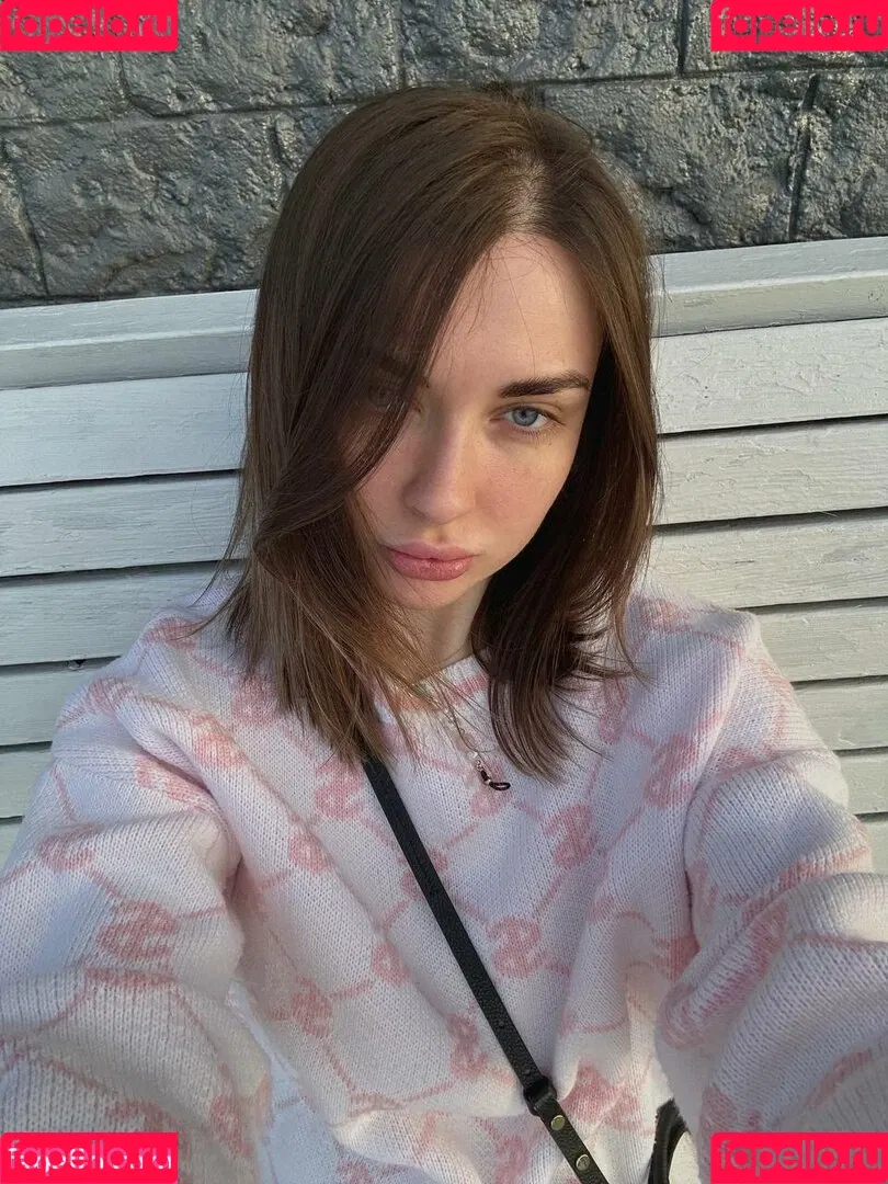 Ahrinyan / Arina Berdnikova / nyasharisha Onlyfans Photo Gallery 
